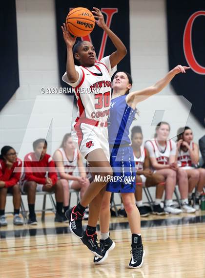 Thumbnail 2 in Newton-Conover vs. Maiden (South Fork 2A Conference Tournament Final) photogallery.