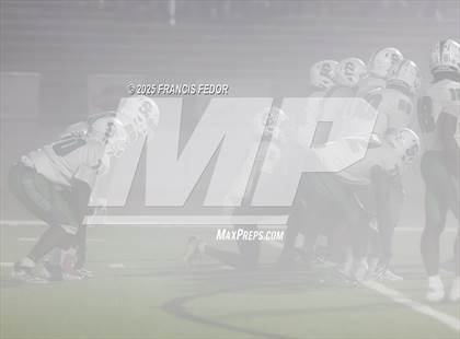 Thumbnail 3 in Sumner @ Riverview Sarasota (FHSAA 7A Regional) photogallery.