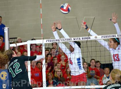 Thumbnail 1 in Granite Bay vs. Los Alamitos (CIF State D1 Final) photogallery.