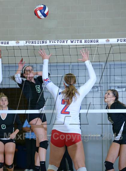 Thumbnail 3 in Granite Bay vs. Los Alamitos (CIF State D1 Final) photogallery.