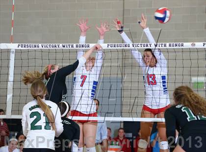 Thumbnail 3 in Granite Bay vs. Los Alamitos (CIF State D1 Final) photogallery.