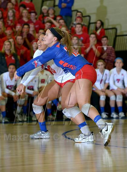 Thumbnail 2 in Granite Bay vs. Los Alamitos (CIF State D1 Final) photogallery.