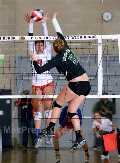 Thumbnail 1 in Granite Bay vs. Los Alamitos (CIF State D1 Final) photogallery.