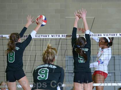 Thumbnail 2 in Granite Bay vs. Los Alamitos (CIF State D1 Final) photogallery.
