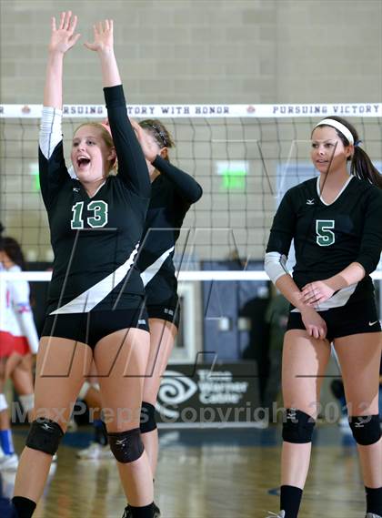 Thumbnail 3 in Granite Bay vs. Los Alamitos (CIF State D1 Final) photogallery.