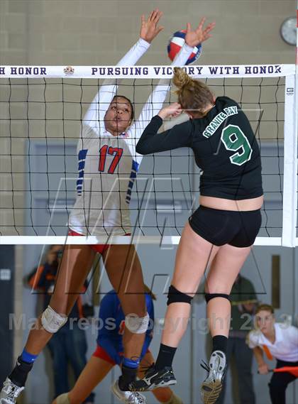 Thumbnail 2 in Granite Bay vs. Los Alamitos (CIF State D1 Final) photogallery.