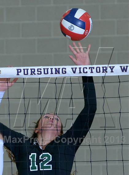Thumbnail 2 in Granite Bay vs. Los Alamitos (CIF State D1 Final) photogallery.