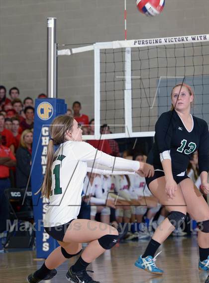 Thumbnail 1 in Granite Bay vs. Los Alamitos (CIF State D1 Final) photogallery.