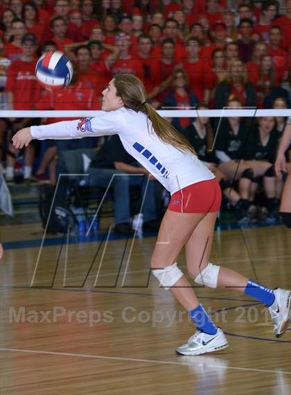 Thumbnail 1 in Granite Bay vs. Los Alamitos (CIF State D1 Final) photogallery.