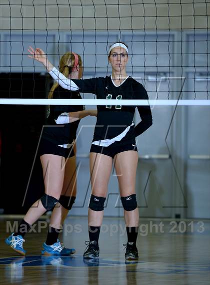 Thumbnail 2 in Granite Bay vs. Los Alamitos (CIF State D1 Final) photogallery.