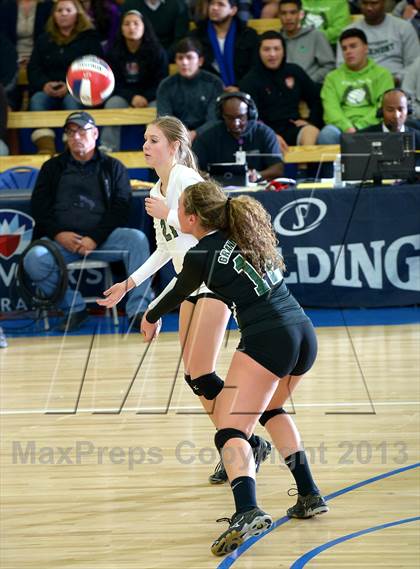 Thumbnail 3 in Granite Bay vs. Los Alamitos (CIF State D1 Final) photogallery.