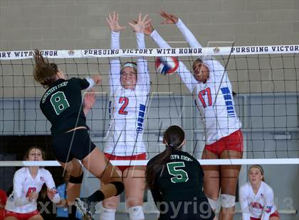 Thumbnail 3 in Granite Bay vs. Los Alamitos (CIF State D1 Final) photogallery.