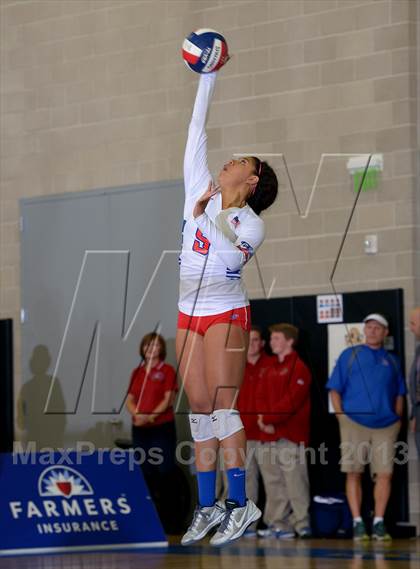 Thumbnail 2 in Granite Bay vs. Los Alamitos (CIF State D1 Final) photogallery.