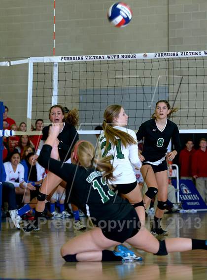 Thumbnail 2 in Granite Bay vs. Los Alamitos (CIF State D1 Final) photogallery.
