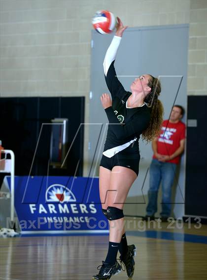 Thumbnail 1 in Granite Bay vs. Los Alamitos (CIF State D1 Final) photogallery.