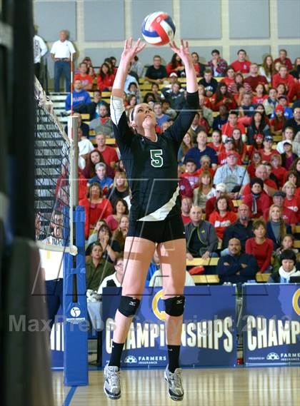 Thumbnail 2 in Granite Bay vs. Los Alamitos (CIF State D1 Final) photogallery.