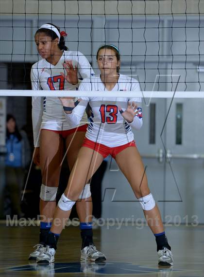 Thumbnail 2 in Granite Bay vs. Los Alamitos (CIF State D1 Final) photogallery.