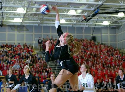 Thumbnail 3 in Granite Bay vs. Los Alamitos (CIF State D1 Final) photogallery.