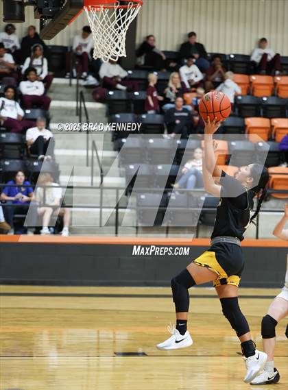 Thumbnail 2 in Gary Vs Woden (Bobcat Classic) photogallery.