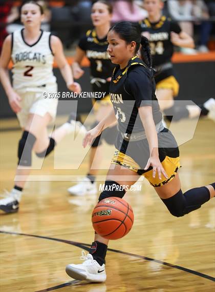 Thumbnail 1 in Gary Vs Woden (Bobcat Classic) photogallery.