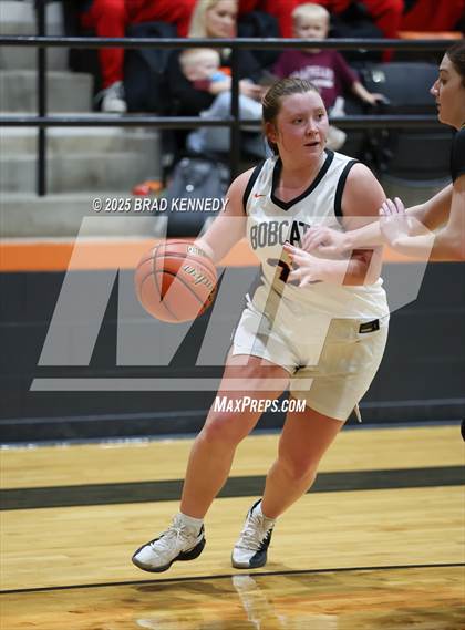 Thumbnail 1 in Gary Vs Woden (Bobcat Classic) photogallery.