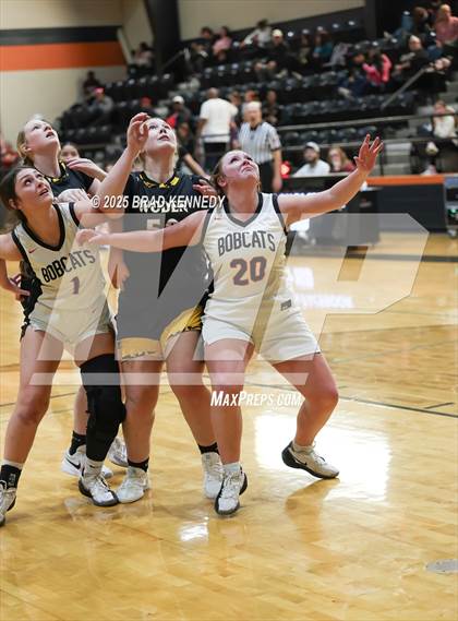 Thumbnail 3 in Gary Vs Woden (Bobcat Classic) photogallery.