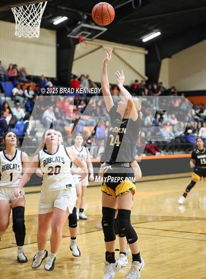 Thumbnail 3 in Gary Vs Woden (Bobcat Classic) photogallery.