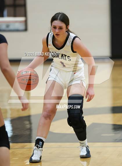 Thumbnail 2 in Gary Vs Woden (Bobcat Classic) photogallery.