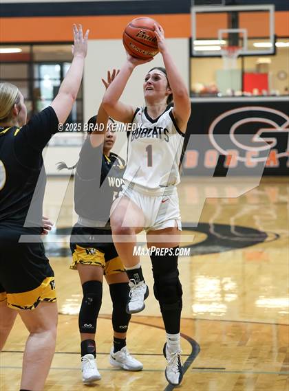 Thumbnail 1 in Gary Vs Woden (Bobcat Classic) photogallery.