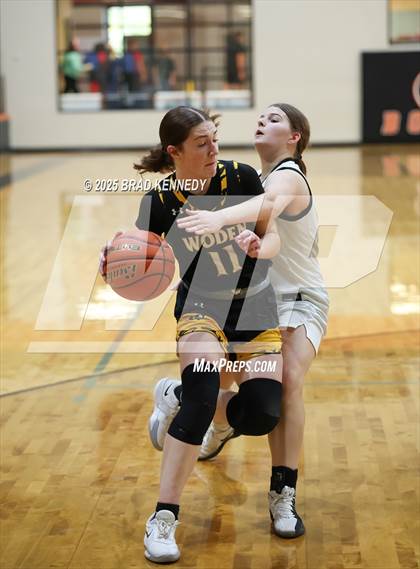 Thumbnail 3 in Gary Vs Woden (Bobcat Classic) photogallery.