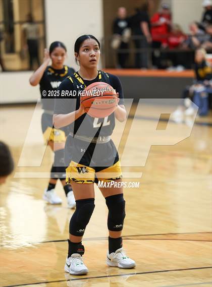 Thumbnail 2 in Gary Vs Woden (Bobcat Classic) photogallery.