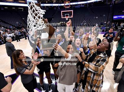 Thumbnail 3 in Bishop Montgomery vs. Bishop O'Dowd (CIF State D1 Final) photogallery.