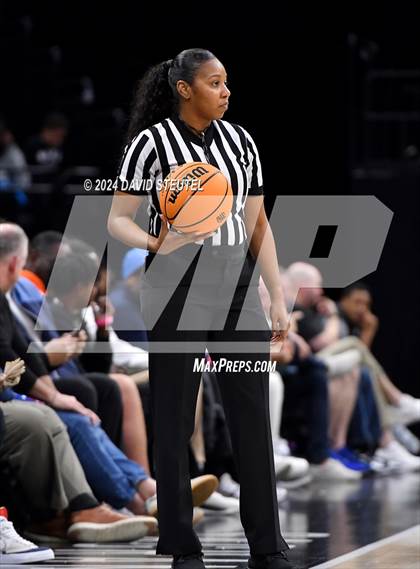 Thumbnail 1 in Bishop Montgomery vs. Bishop O'Dowd (CIF State D1 Final) photogallery.