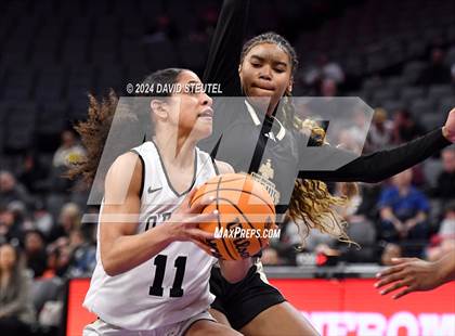 Thumbnail 2 in Bishop Montgomery vs. Bishop O'Dowd (CIF State D1 Final) photogallery.