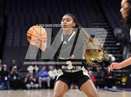 Thumbnail 3 in Bishop Montgomery vs. Bishop O'Dowd (CIF State D1 Final) photogallery.