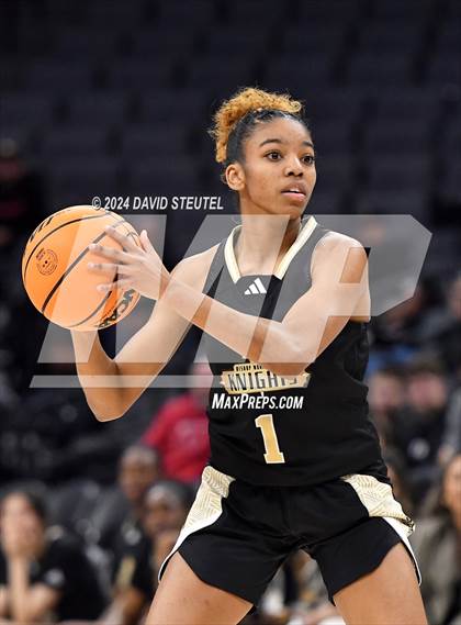 Thumbnail 3 in Bishop Montgomery vs. Bishop O'Dowd (CIF State D1 Final) photogallery.
