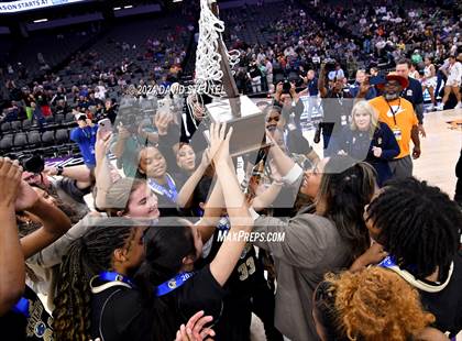Thumbnail 1 in Bishop Montgomery vs. Bishop O'Dowd (CIF State D1 Final) photogallery.