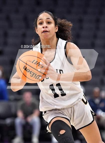 Thumbnail 1 in Bishop Montgomery vs. Bishop O'Dowd (CIF State D1 Final) photogallery.