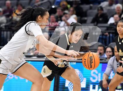 Thumbnail 2 in Bishop Montgomery vs. Bishop O'Dowd (CIF State D1 Final) photogallery.