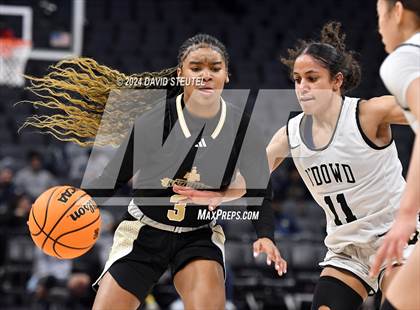 Thumbnail 2 in Bishop Montgomery vs. Bishop O'Dowd (CIF State D1 Final) photogallery.