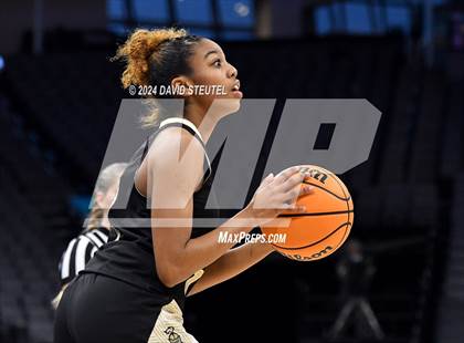 Thumbnail 2 in Bishop Montgomery vs. Bishop O'Dowd (CIF State D1 Final) photogallery.