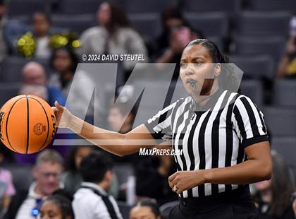 Thumbnail 2 in Bishop Montgomery vs. Bishop O'Dowd (CIF State D1 Final) photogallery.
