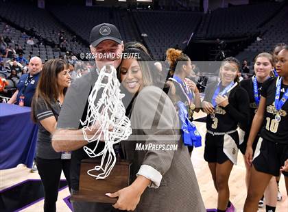 Thumbnail 1 in Bishop Montgomery vs. Bishop O'Dowd (CIF State D1 Final) photogallery.