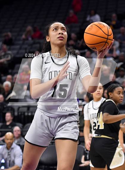 Thumbnail 2 in Bishop Montgomery vs. Bishop O'Dowd (CIF State D1 Final) photogallery.