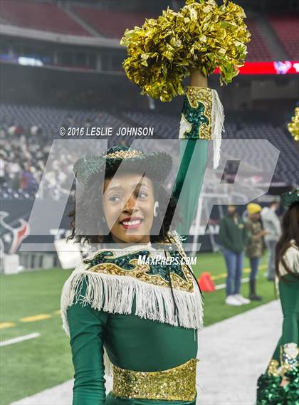 Thumbnail 3 in Klein Collins vs. DeSoto (UIL 6A Division II Semifinal) photogallery.