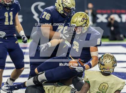 Thumbnail 2 in Klein Collins vs. DeSoto (UIL 6A Division II Semifinal) photogallery.