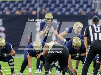 Thumbnail 1 in Klein Collins vs. DeSoto (UIL 6A Division II Semifinal) photogallery.