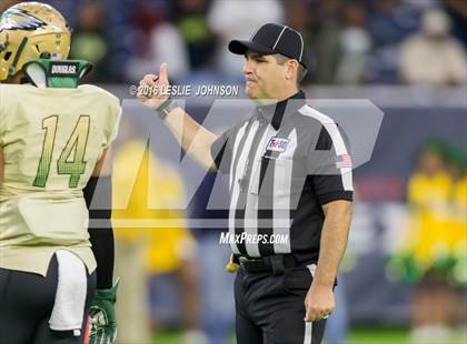 Thumbnail 1 in Klein Collins vs. DeSoto (UIL 6A Division II Semifinal) photogallery.