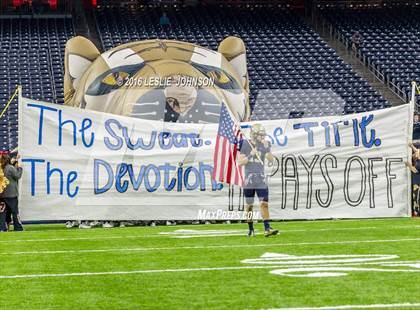 Thumbnail 2 in Klein Collins vs. DeSoto (UIL 6A Division II Semifinal) photogallery.