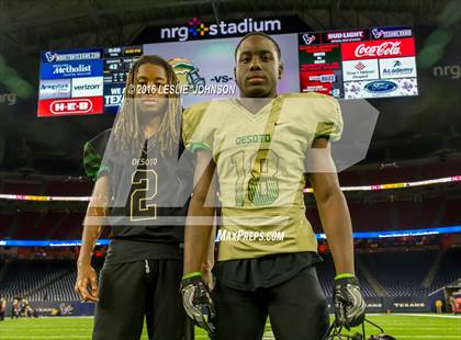 Thumbnail 2 in Klein Collins vs. DeSoto (UIL 6A Division II Semifinal) photogallery.